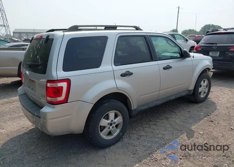 2010 Ford Escape Xlt z USA, uszkodzony, nr VIN 1FMCU9DG8AKB66474